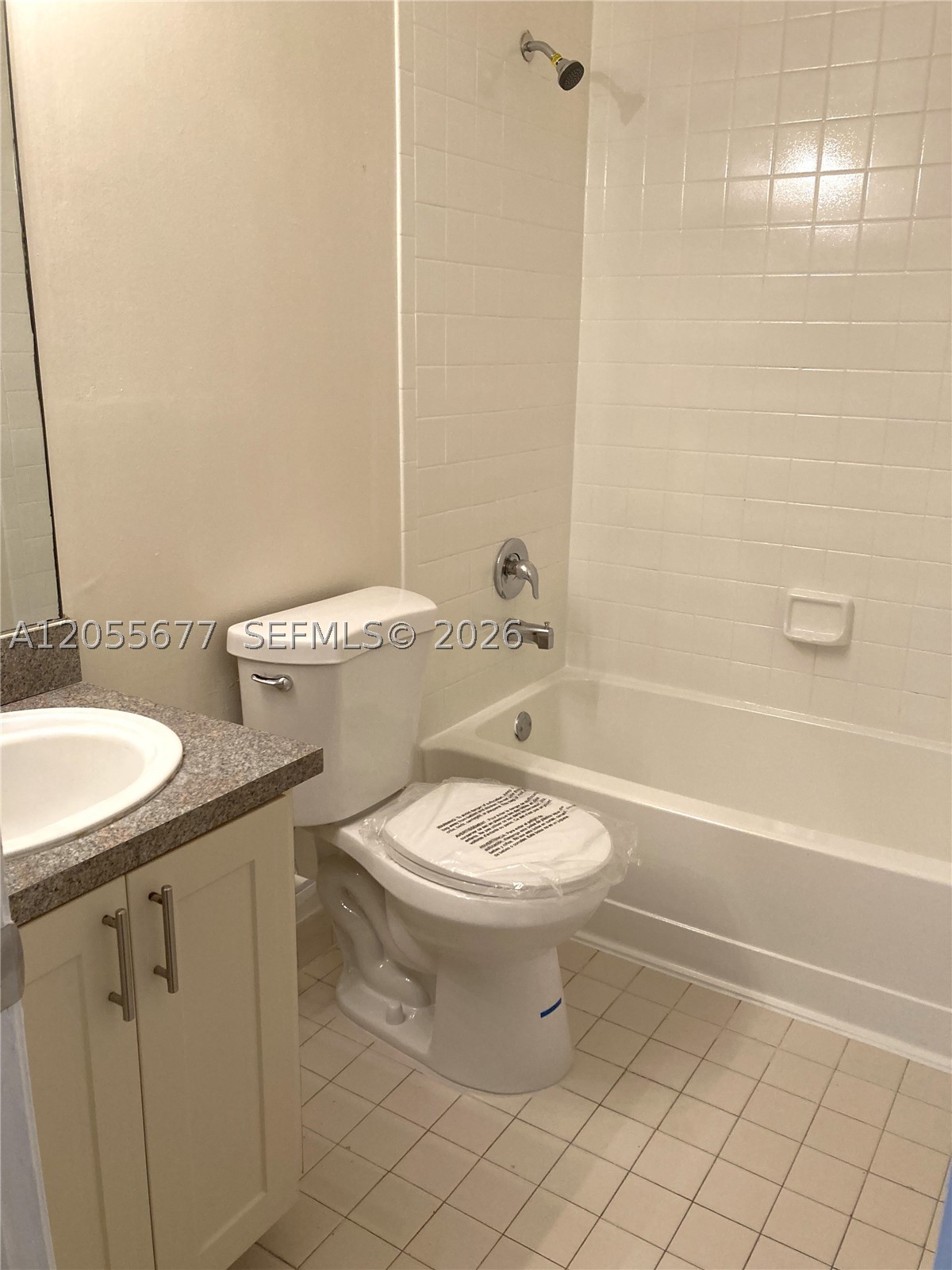 VILLAS DE VENEZIA CONDO - Residential Lease