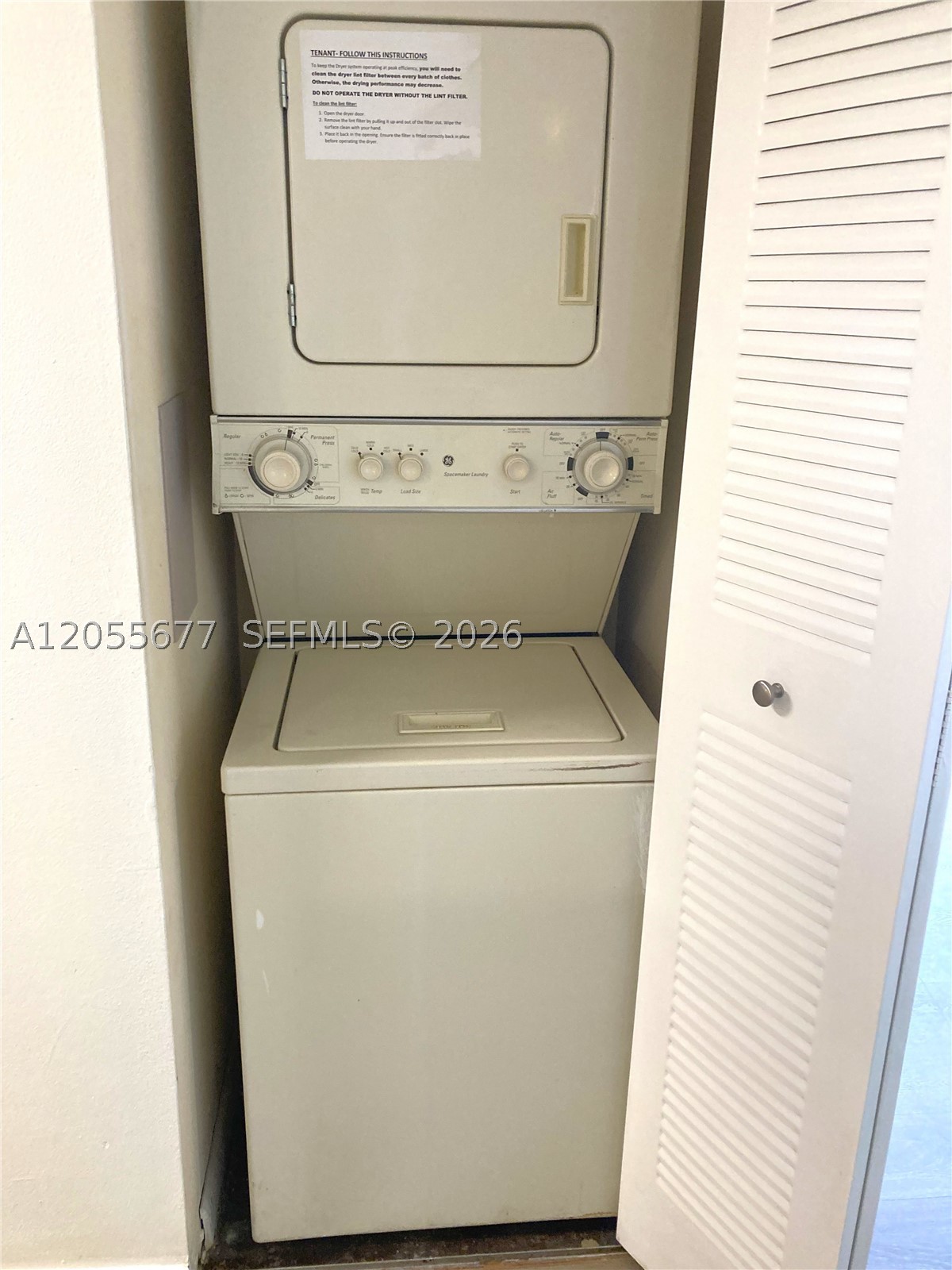 VILLAS DE VENEZIA CONDO - Residential Lease