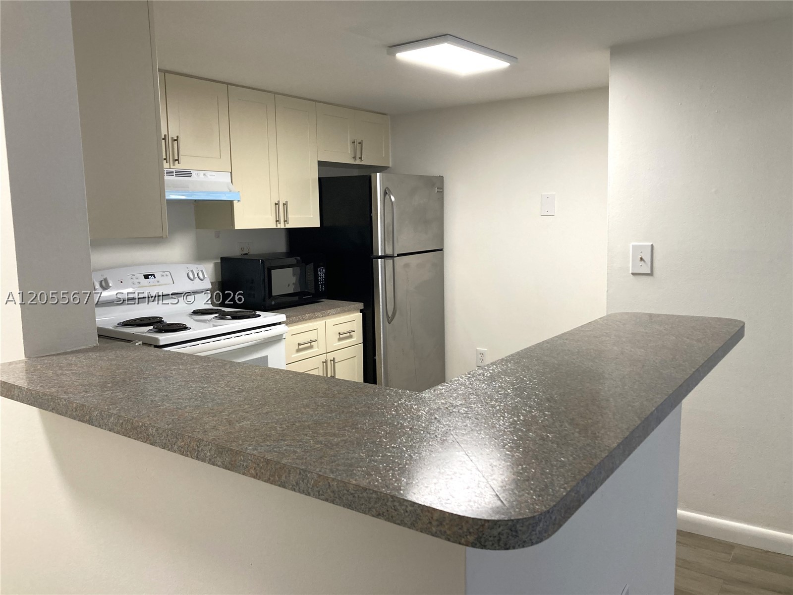 VILLAS DE VENEZIA CONDO - Residential Lease