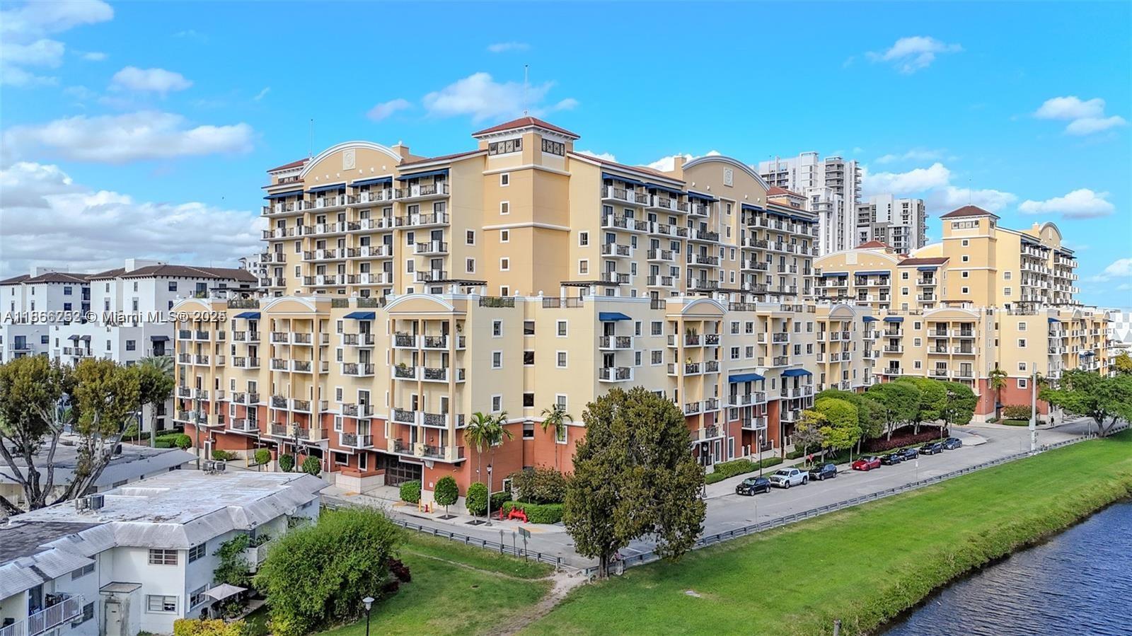 COLONNADE AT DADELAND SW - Residential