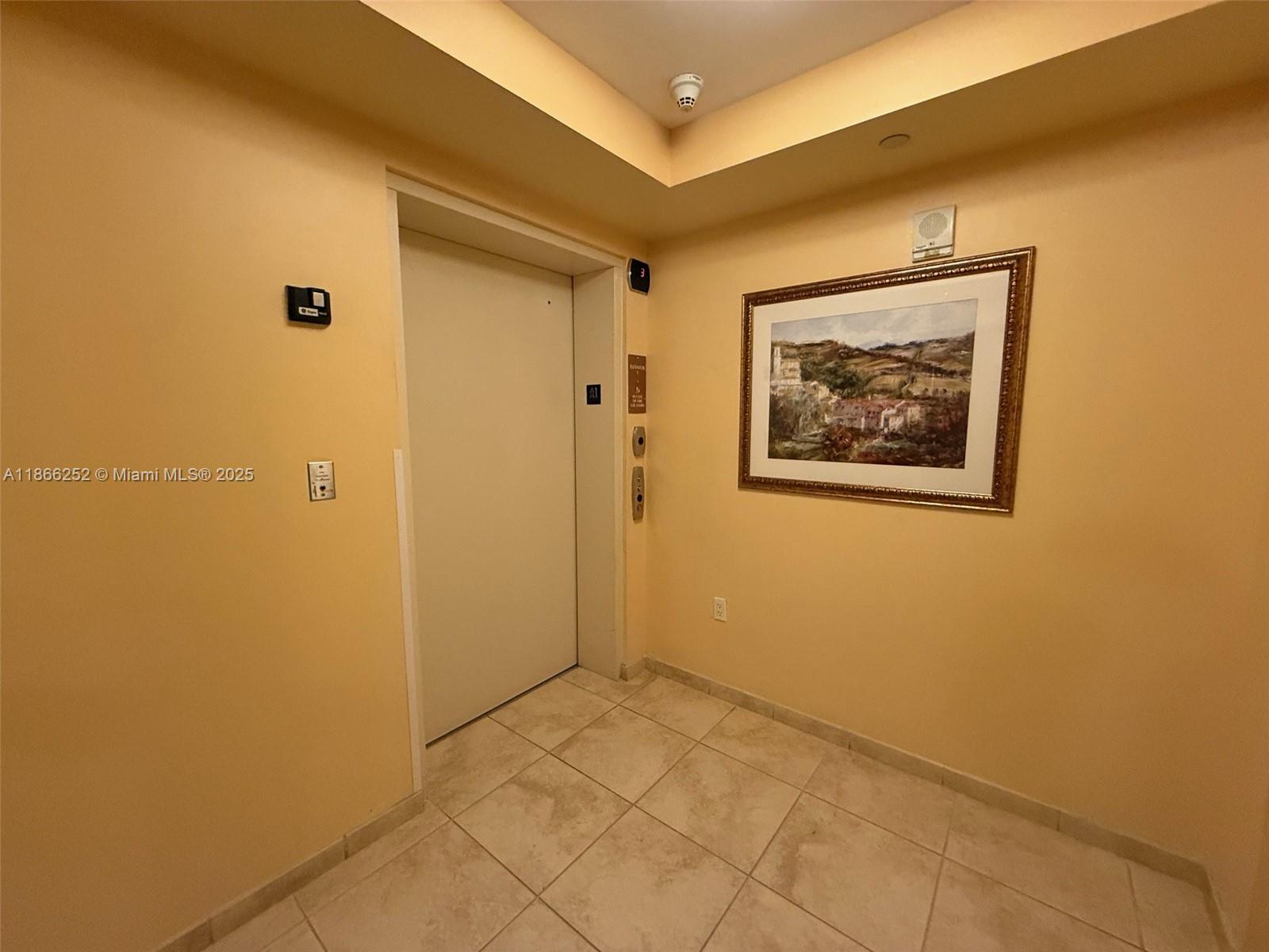 COLONNADE AT DADELAND SW - Residential