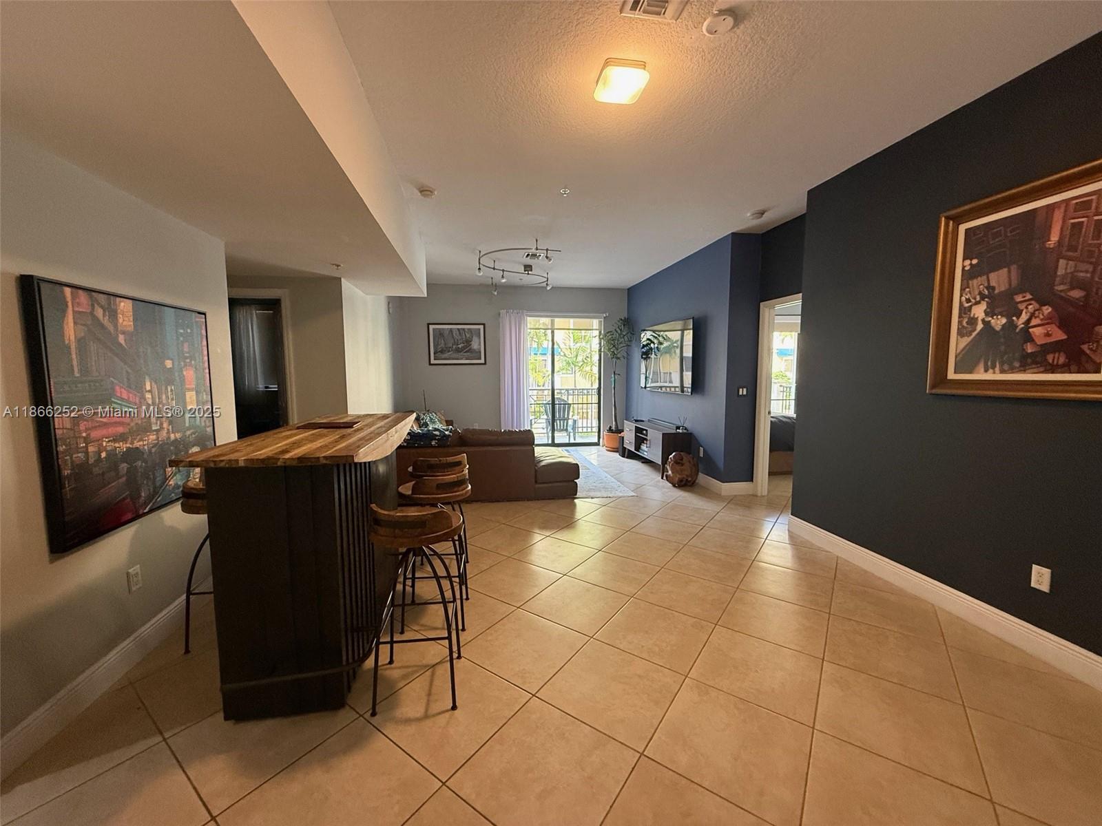 COLONNADE AT DADELAND SW - Residential