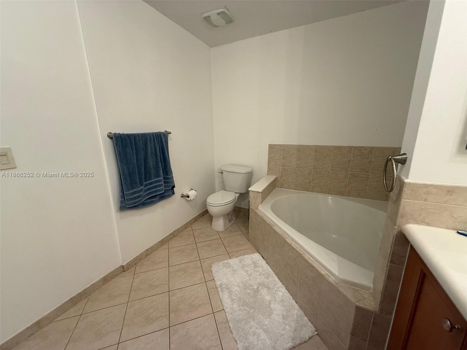 COLONNADE AT DADELAND SW - Residential