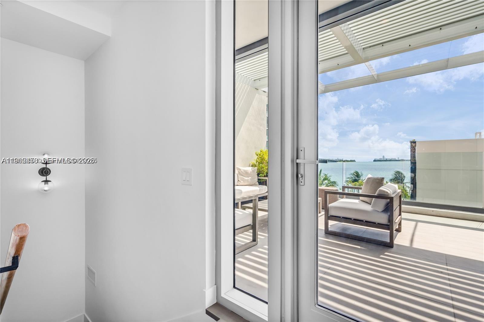 PARAISO BAY CONDO - Residential