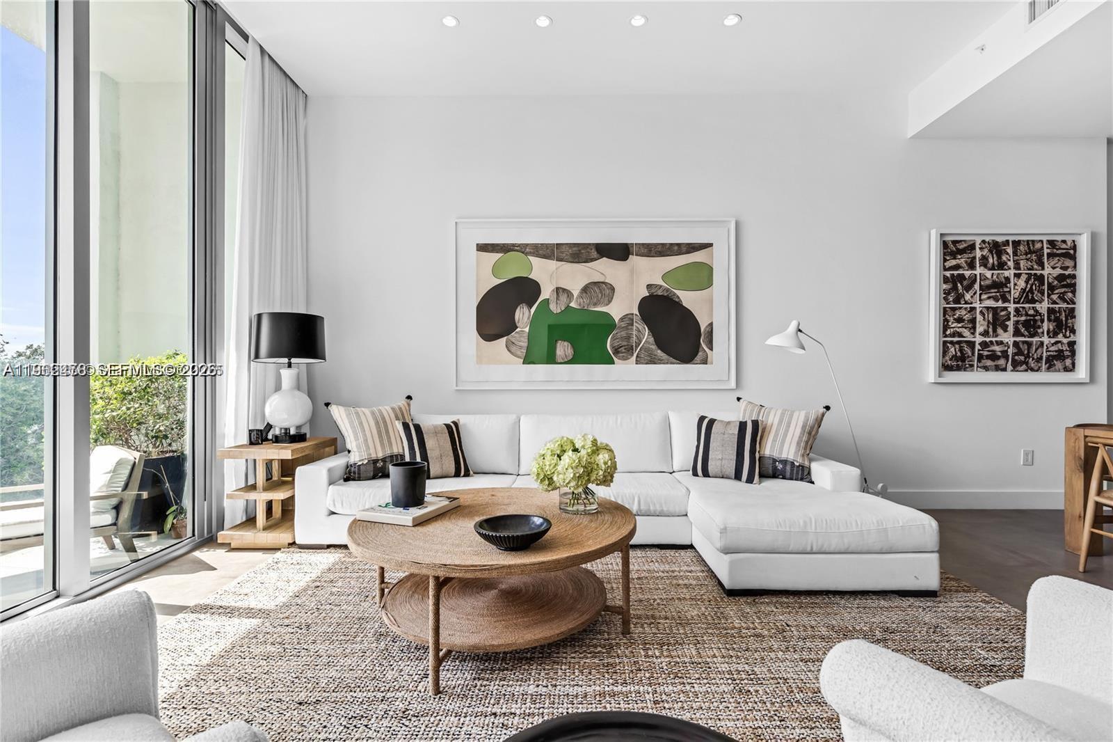 PARAISO BAY CONDO - Residential