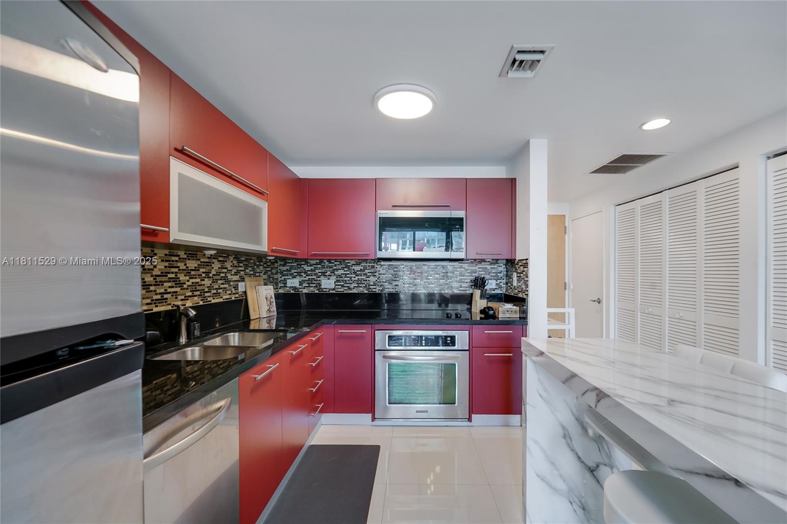 VIZCAYNE NORTH CONDO - Residential