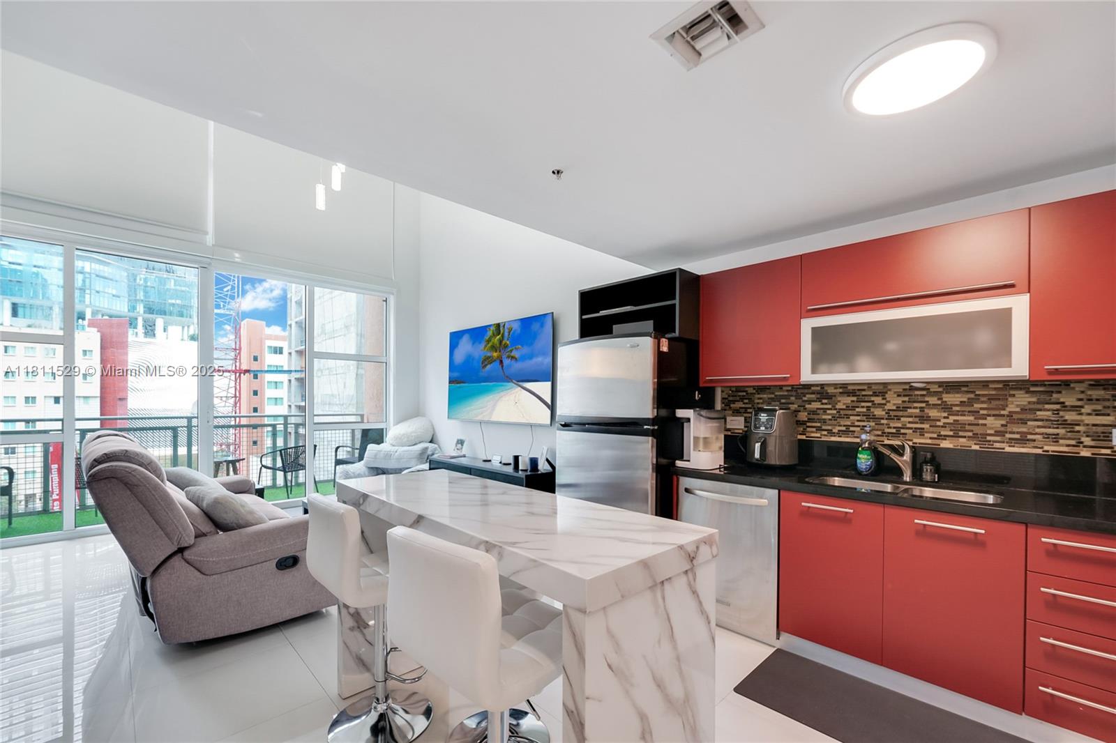 VIZCAYNE NORTH CONDO - Residential
