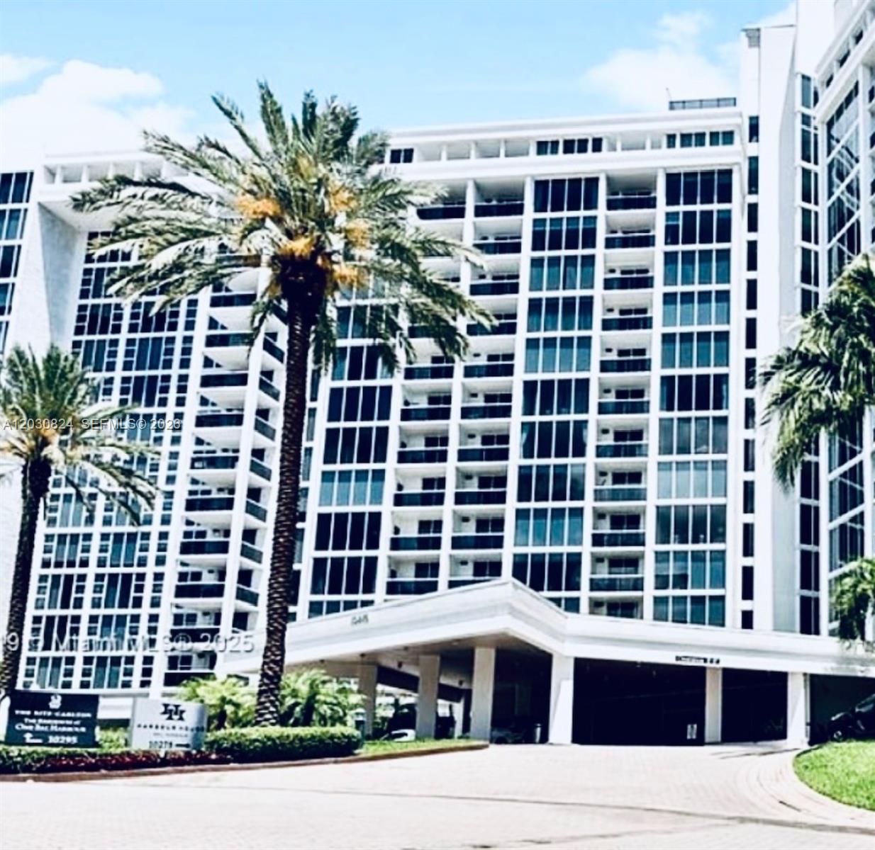 Great 2 bedrooms, 2.5 bathrooms, completely remodeled, porcelain floor, stainless steel appliances, remote controlled window treatments. Internet and TV service included. Amenities include fitness center, spa, social room, billiards, valet parking, concierge and access to the beach
Six months lease available $9,300.00. Text listing agent.