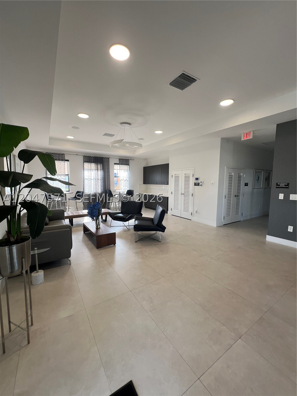 VISTA LAGO - Residential