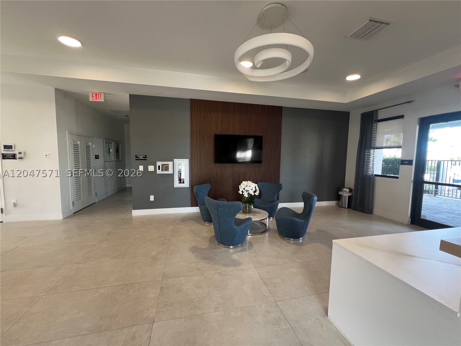VISTA LAGO - Residential