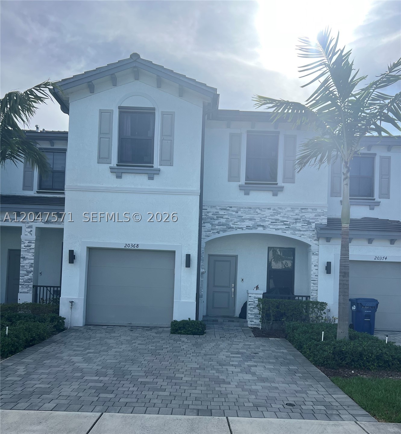 VISTA LAGO - Residential