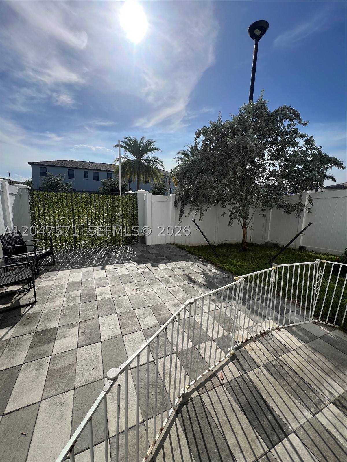 VISTA LAGO - Residential