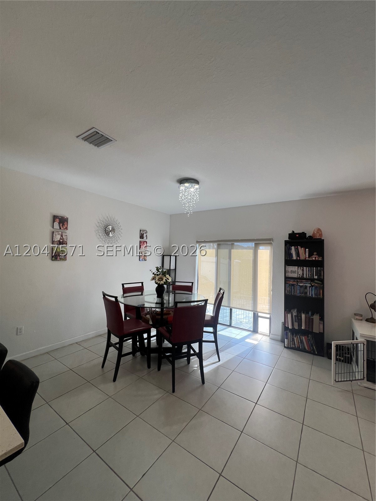 VISTA LAGO - Residential