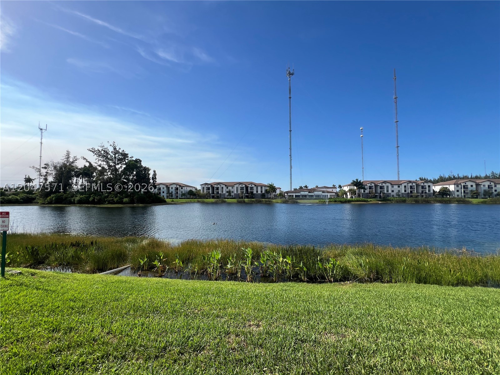 VISTA LAGO - Residential