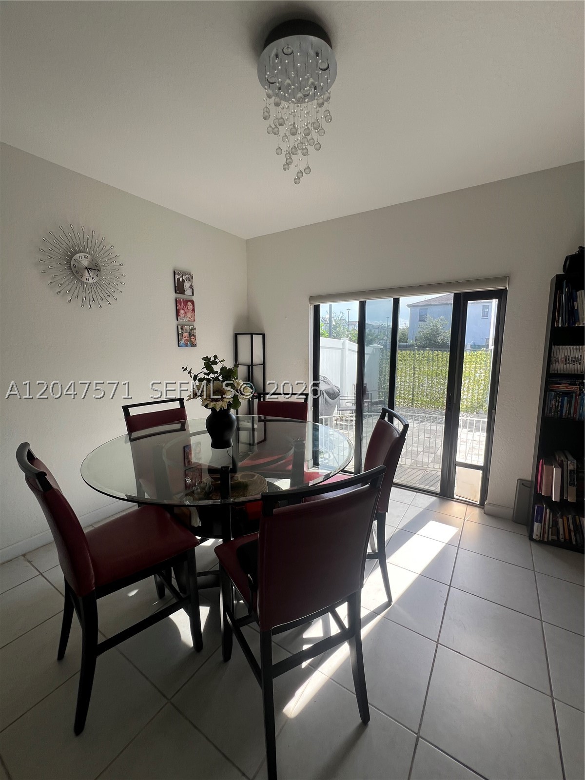 VISTA LAGO - Residential