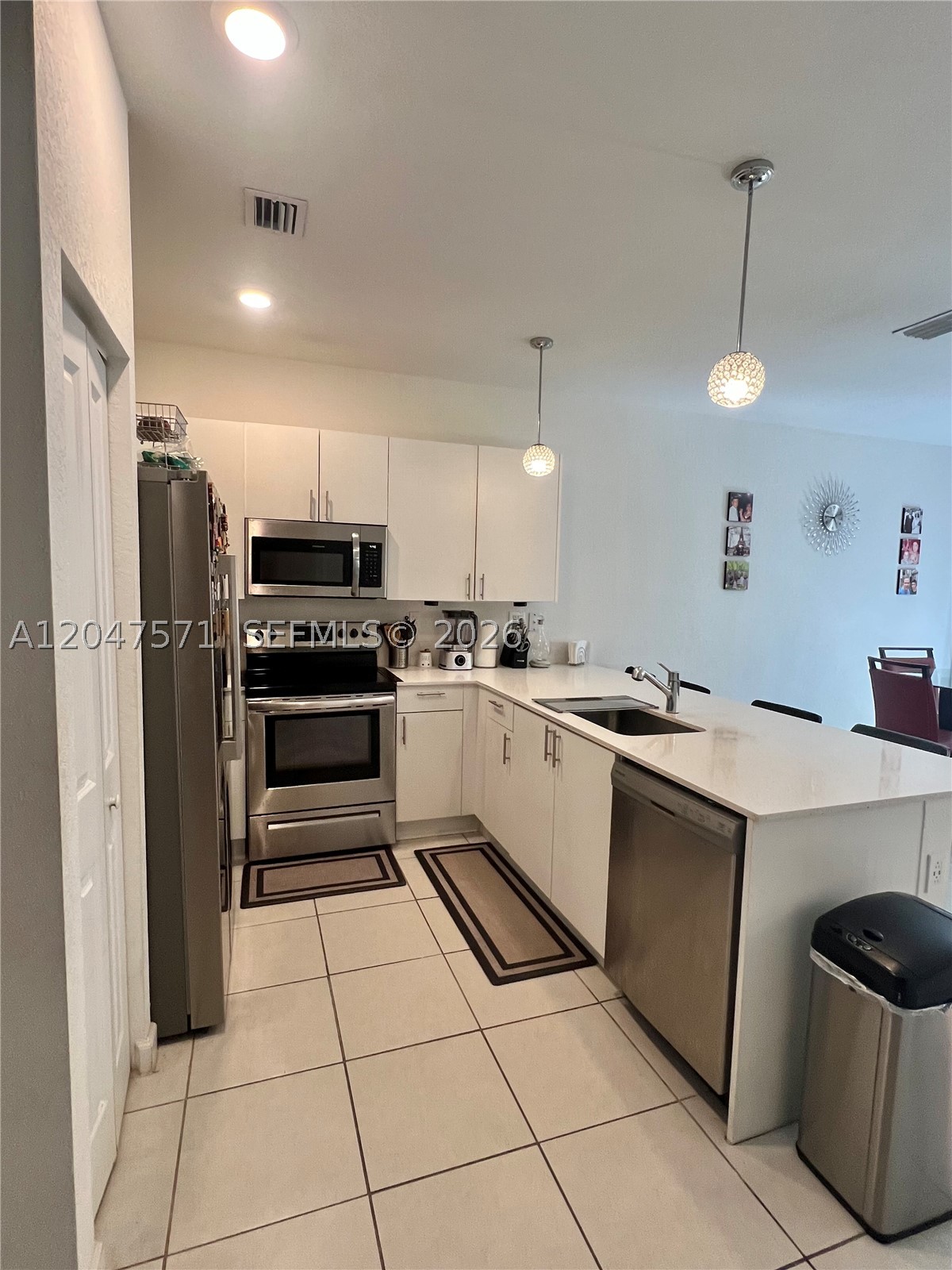 VISTA LAGO - Residential
