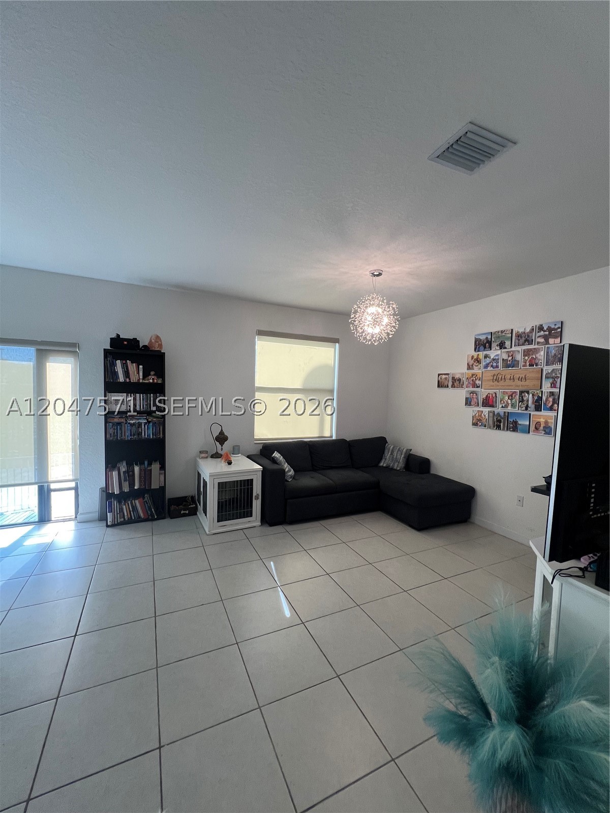 VISTA LAGO - Residential
