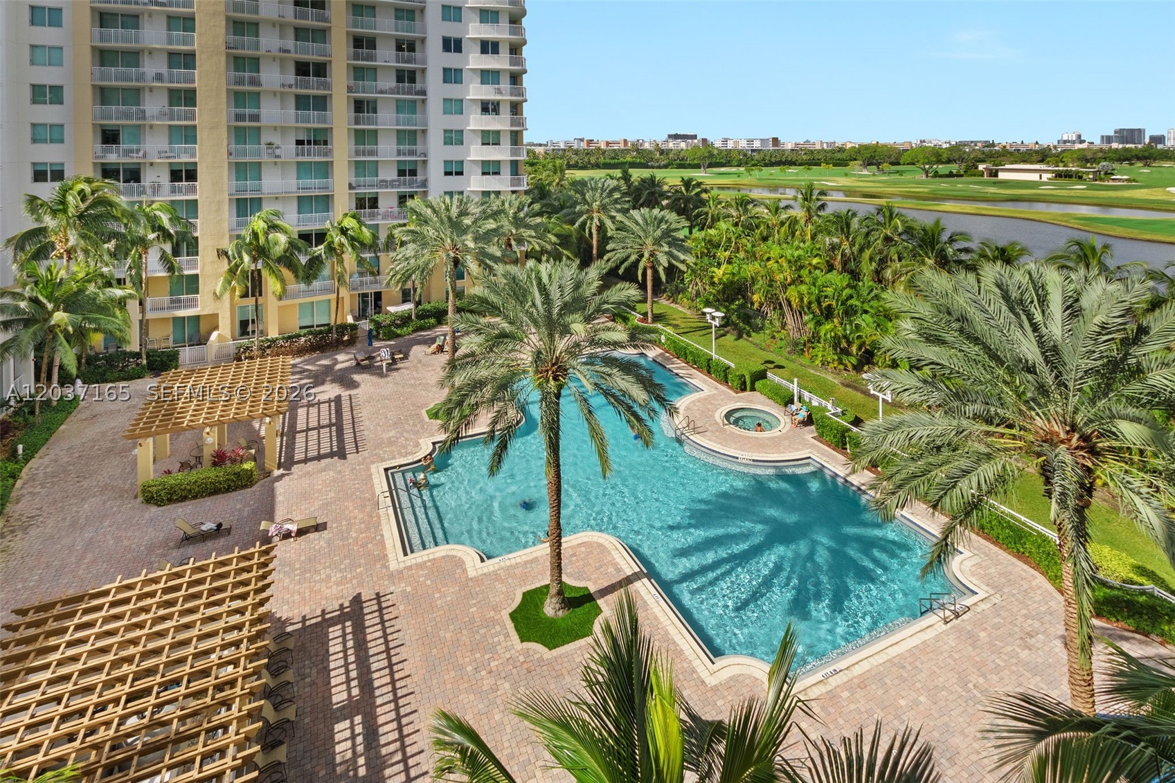 DUO CONDOMINIUM EAST - Residential