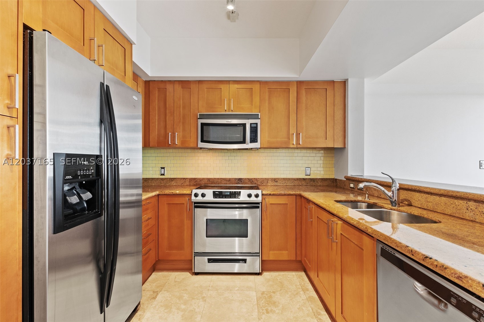 DUO CONDOMINIUM EAST - Residential
