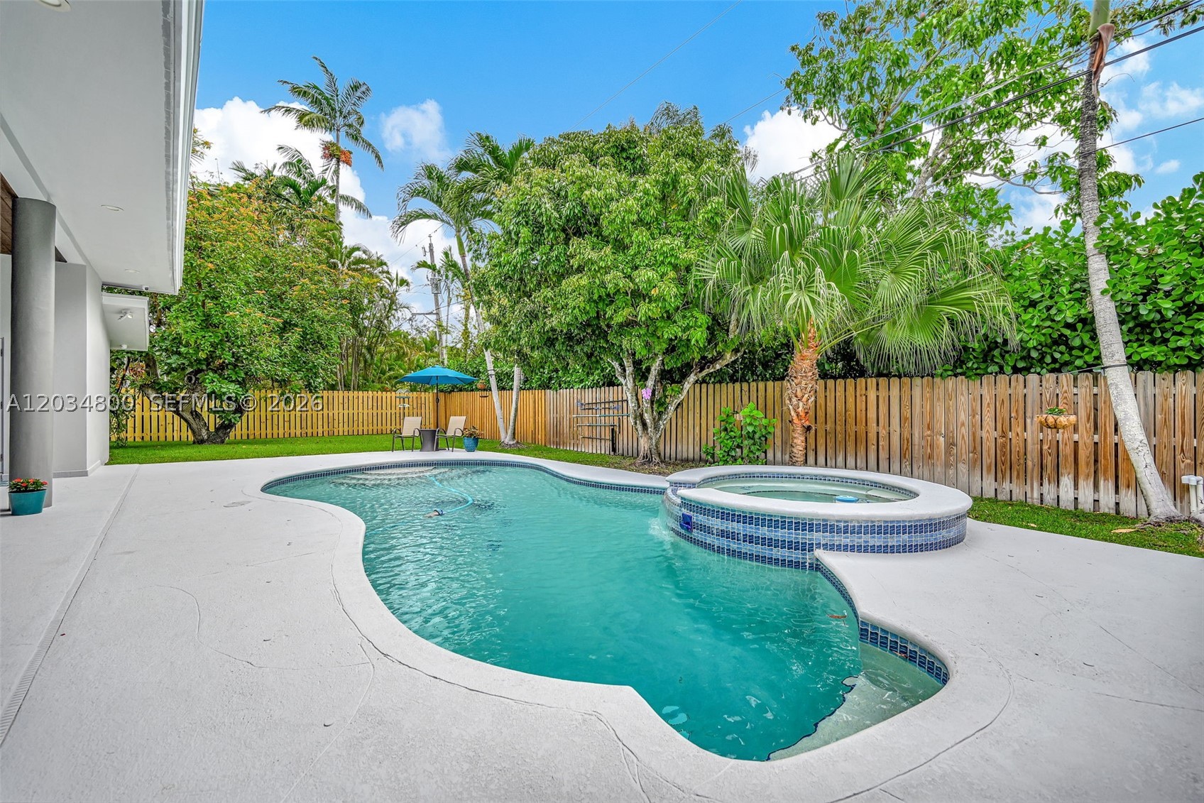 CORAL REEF ESTATES - Residential