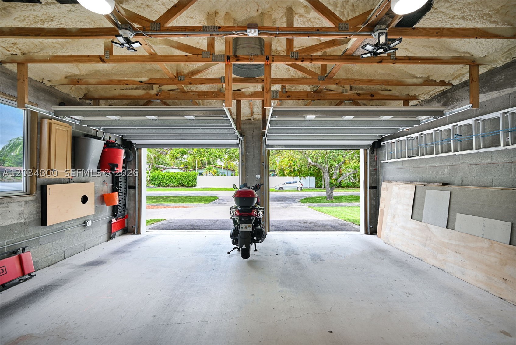 CORAL REEF ESTATES - Residential