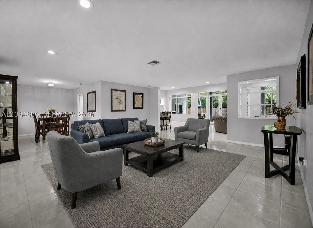 CORAL REEF ESTATES - Residential