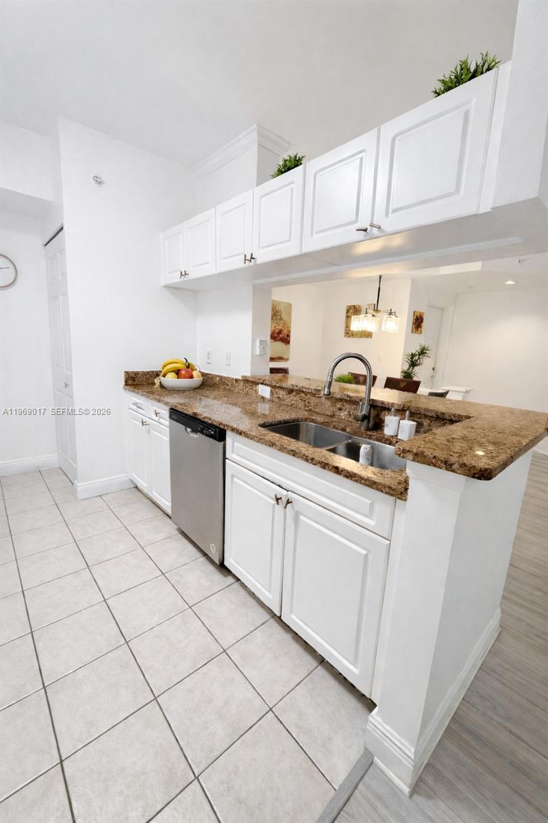 PORTO BELLAGIO CONDO - Residential