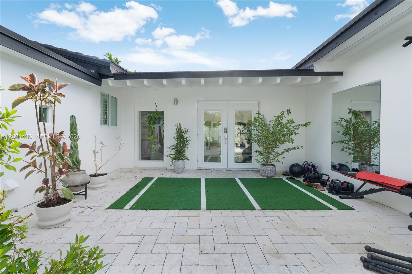 TREASURE PLAZA - Residential