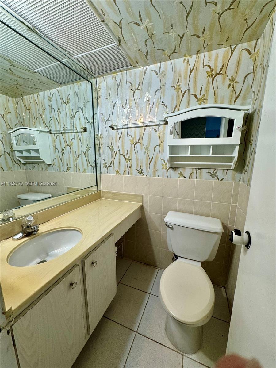 WINSTON TOWERS 200 - Residential