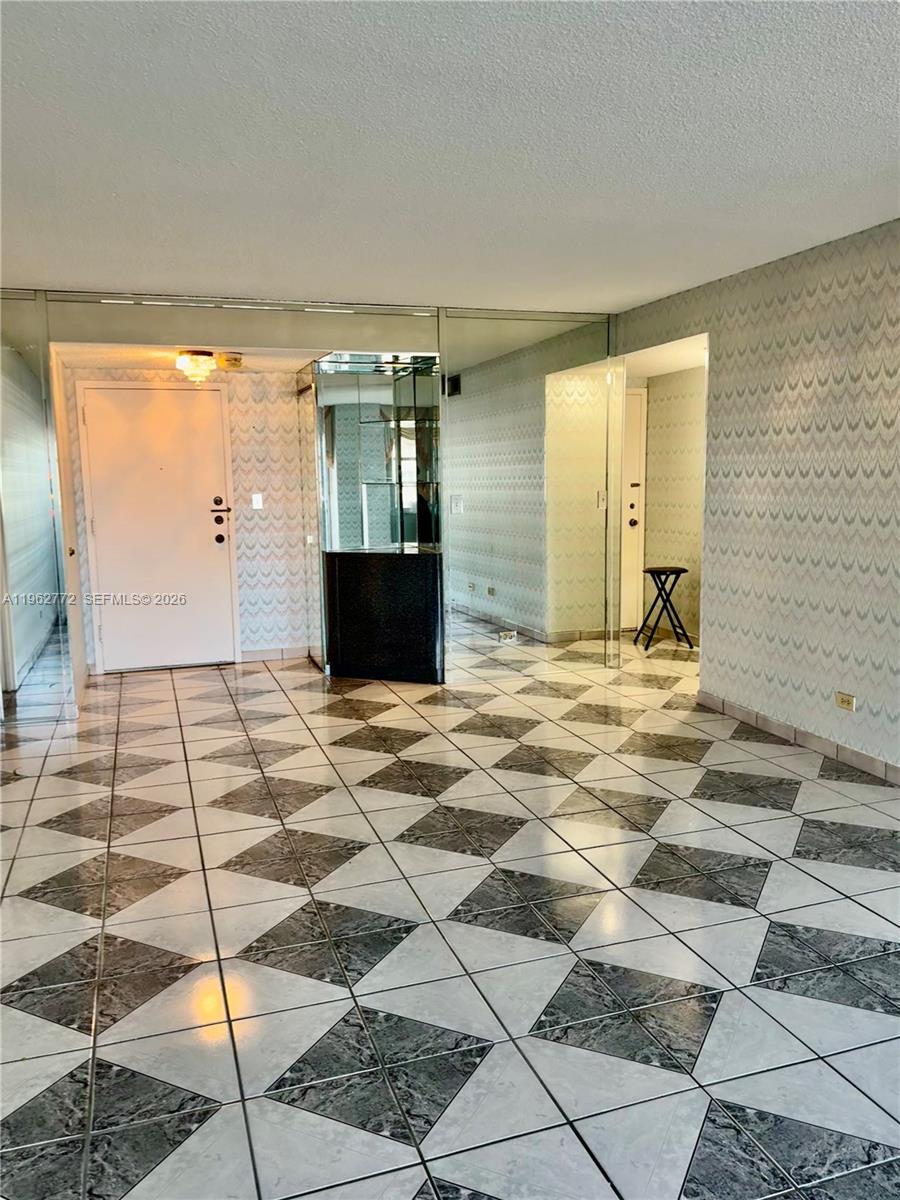 WINSTON TOWERS 200 - Residential