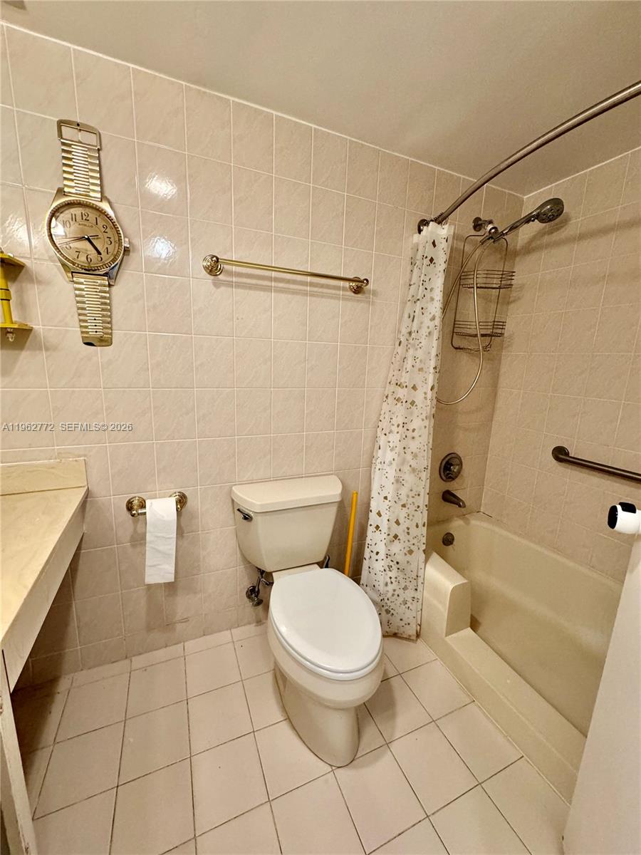 WINSTON TOWERS 200 - Residential