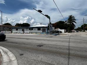 corner commercial property in the heart of Hialeah poised for a medical center or a business ready to expand. High Visibility in a prime location.