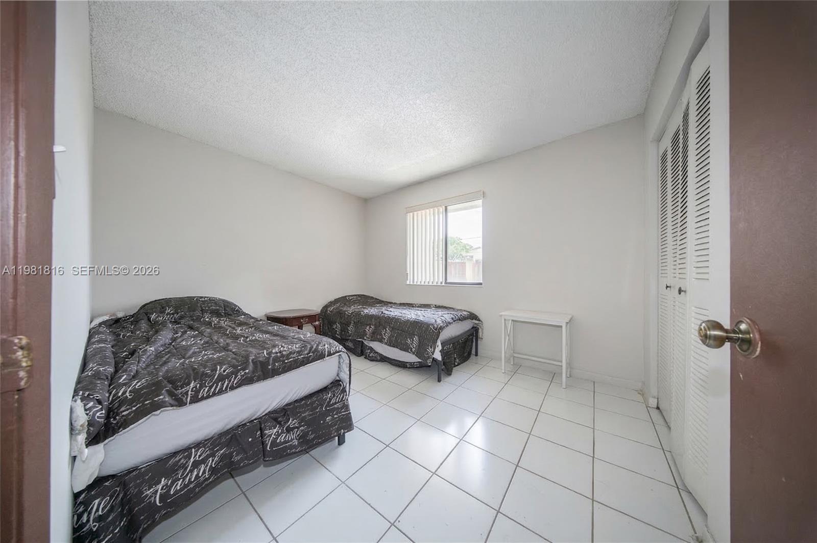 LAGUNA CONDO - Residential