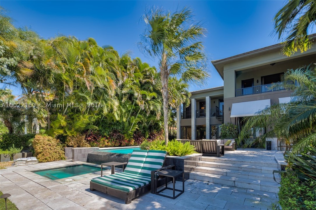 San Marino Island - Residential