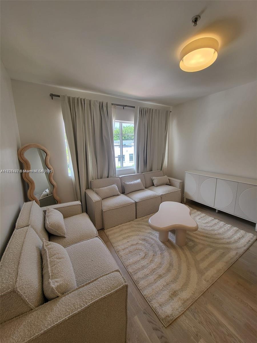Beautifully FURNISHED, RENOVATED and spacious 1-bedroom, 1-bath unit just a short walk from the beach, restaurants, and shops.