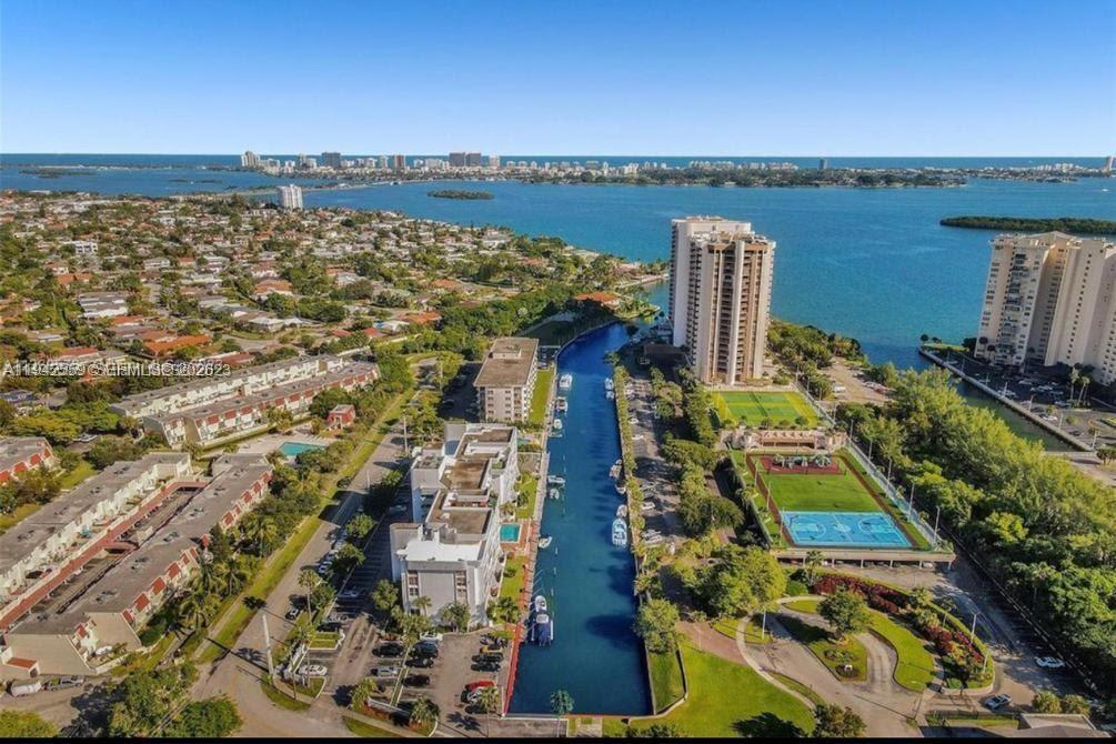 CRICKET CLUBHOUSE CONDO - Residential