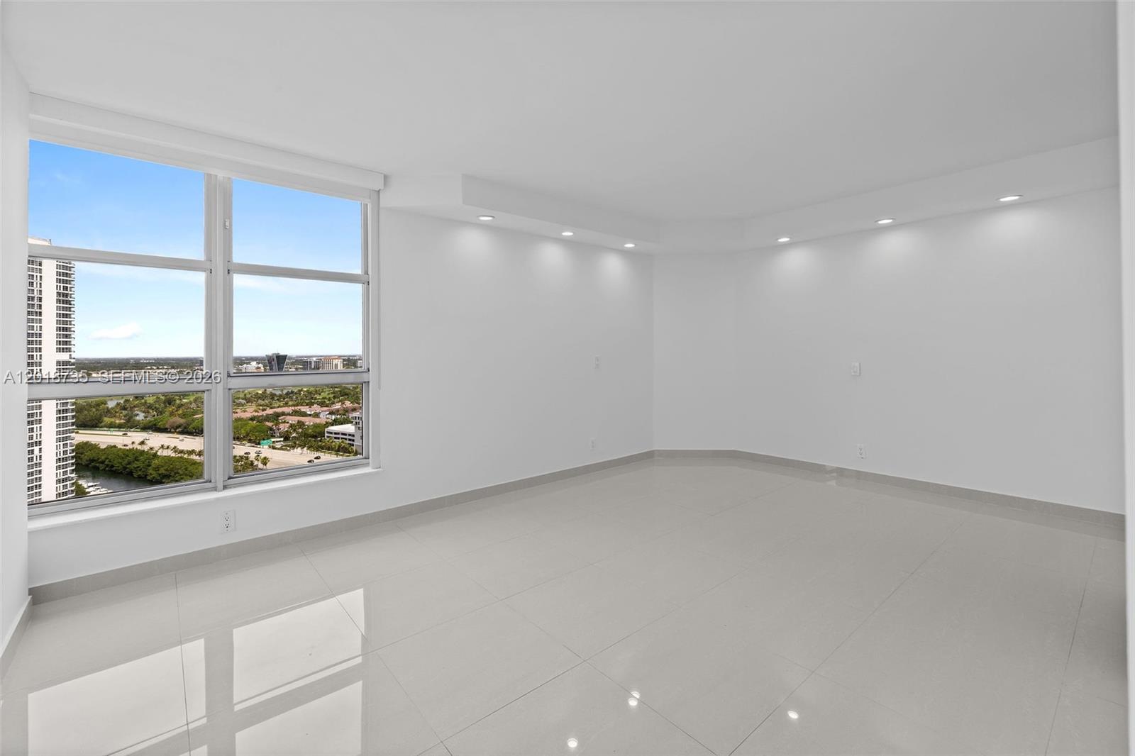MYSTIC POINTE CONDO NO TW - Residential Lease