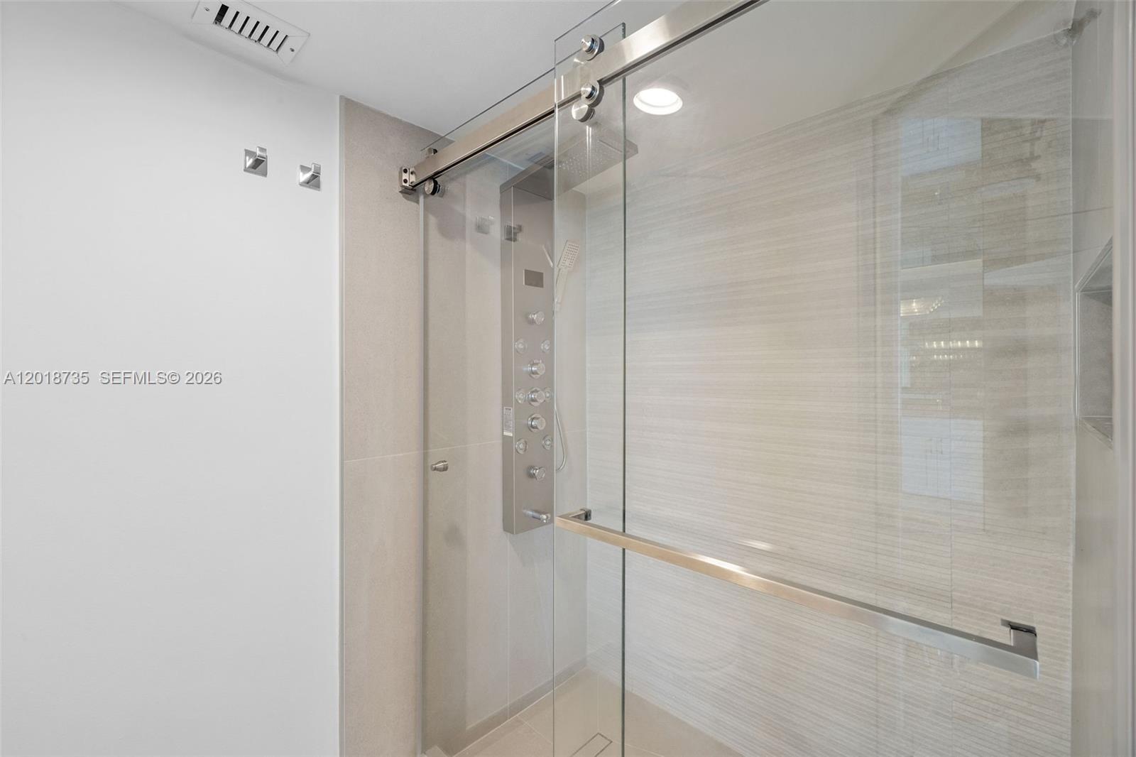 MYSTIC POINTE CONDO NO TW - Residential Lease