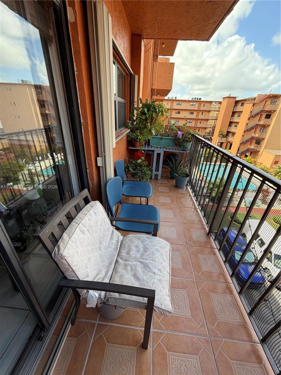 WESTLAND CONDO - Residential