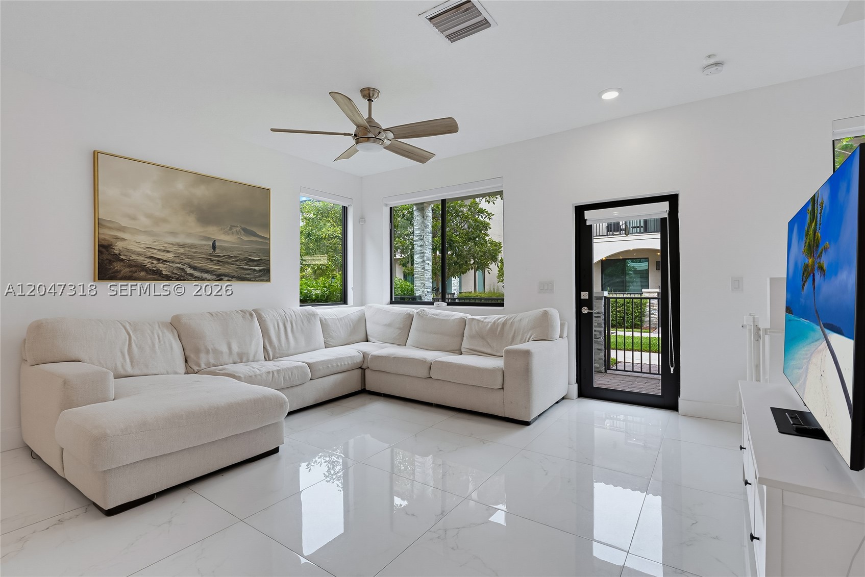 DOWNTOWN DORAL SOUTH PHAS - Residential