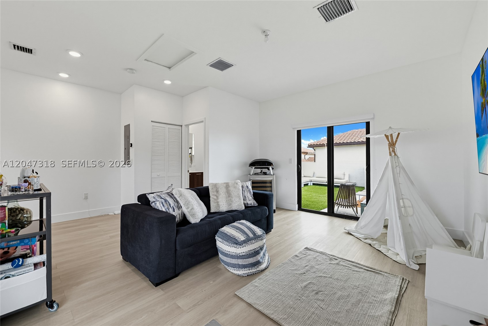 DOWNTOWN DORAL SOUTH PHAS - Residential
