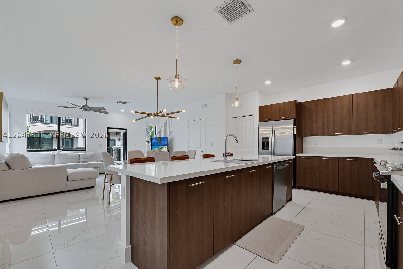 DOWNTOWN DORAL SOUTH PHAS - Residential