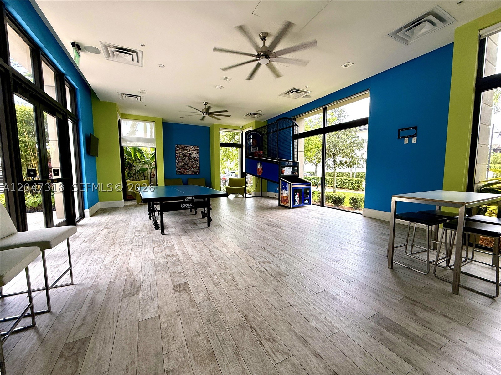 DOWNTOWN DORAL SOUTH PHAS - Residential