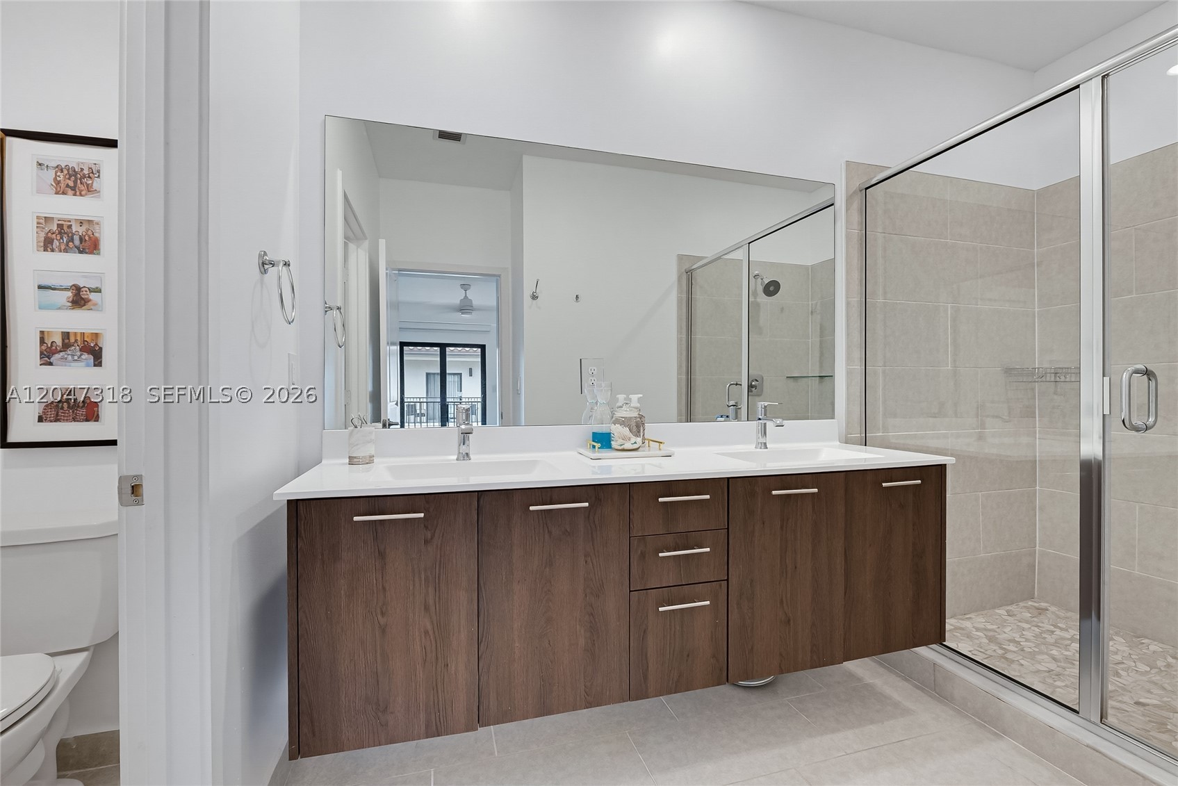 DOWNTOWN DORAL SOUTH PHAS - Residential