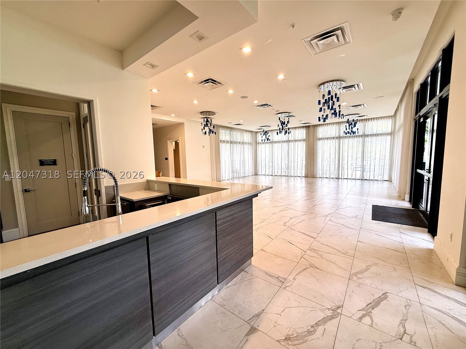 DOWNTOWN DORAL SOUTH PHAS - Residential