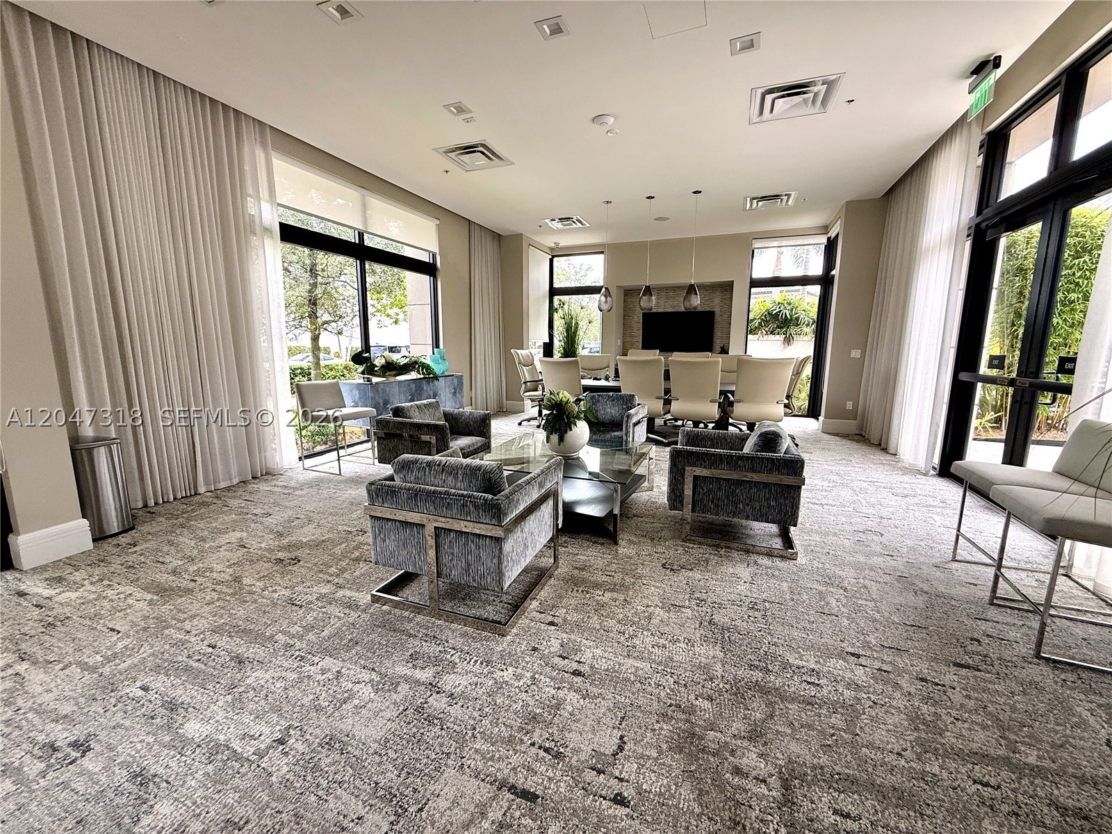 DOWNTOWN DORAL SOUTH PHAS - Residential