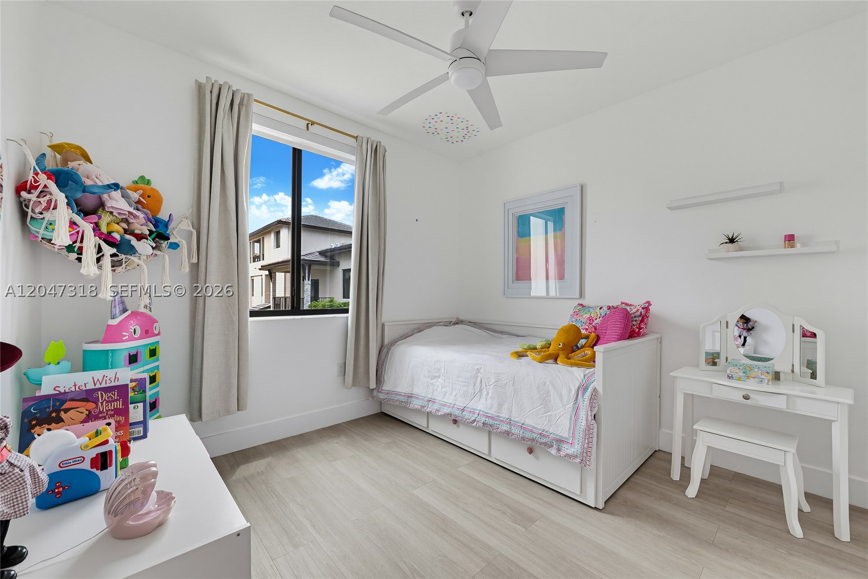 DOWNTOWN DORAL SOUTH PHAS - Residential