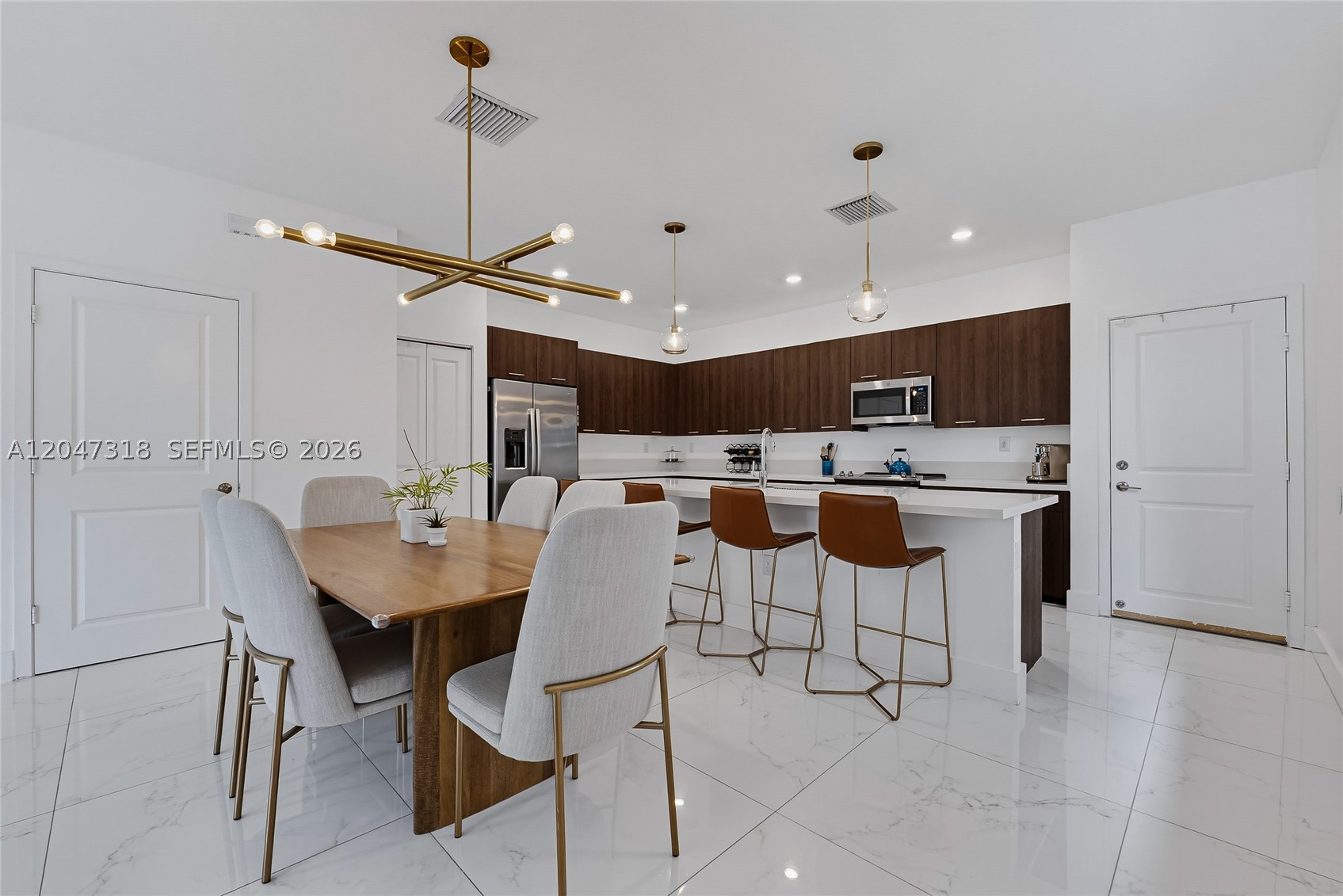 DOWNTOWN DORAL SOUTH PHAS - Residential
