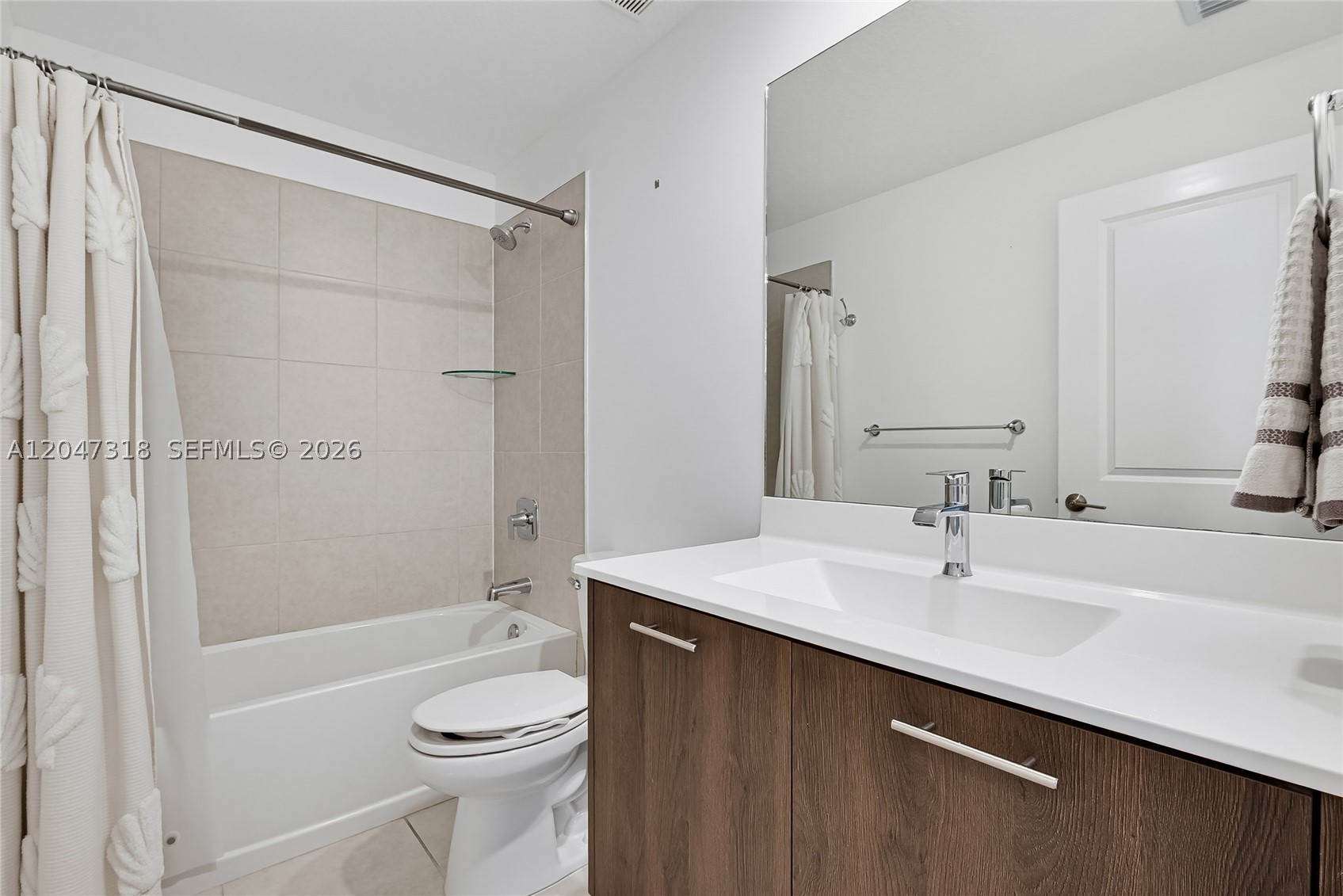 DOWNTOWN DORAL SOUTH PHAS - Residential