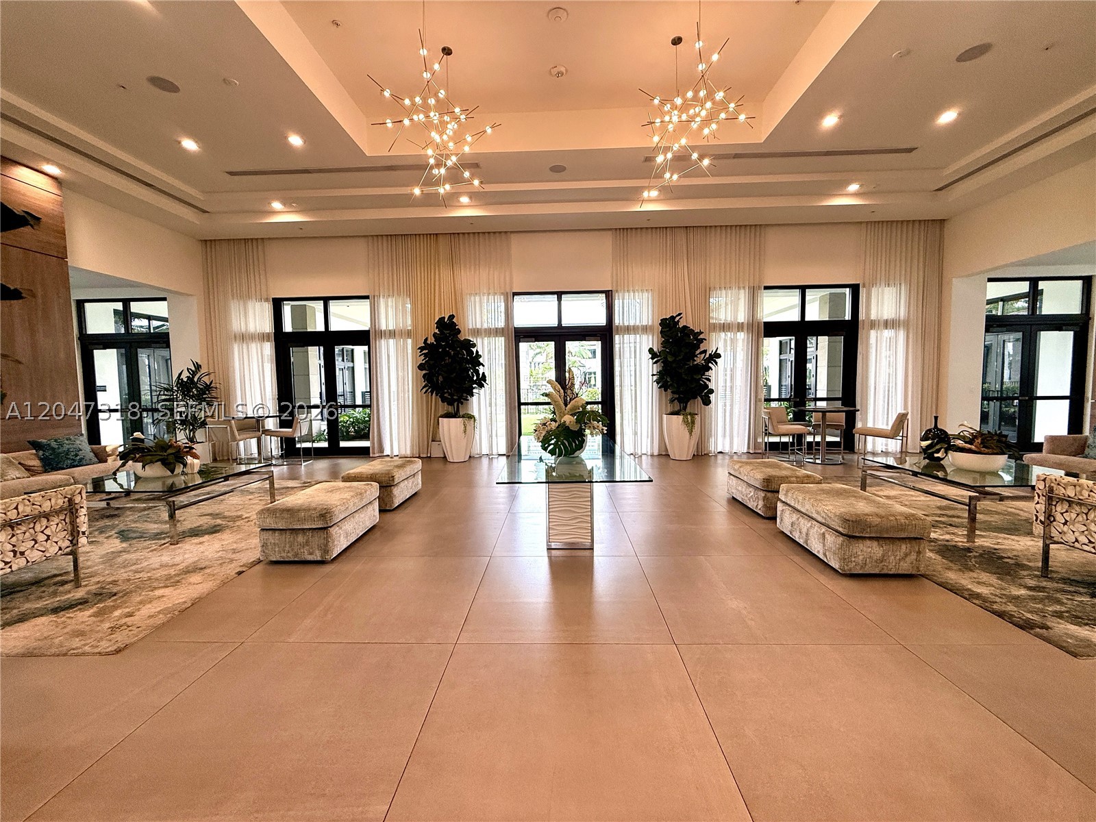 DOWNTOWN DORAL SOUTH PHAS - Residential